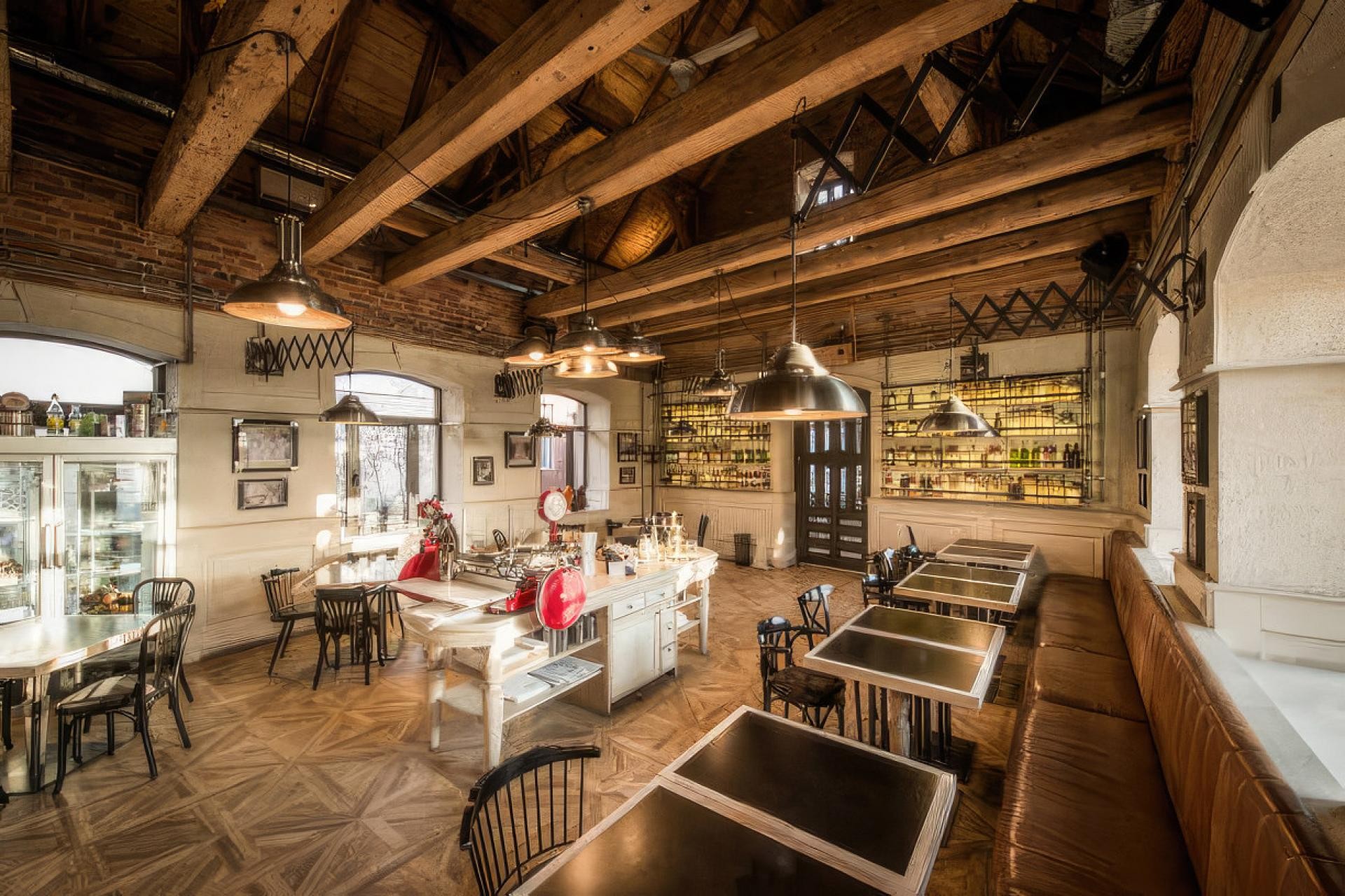 Interior de bistro cu lambriuri albe din poliuretan, grinzi din lemn, cărămidă aparentă și parchet geometric