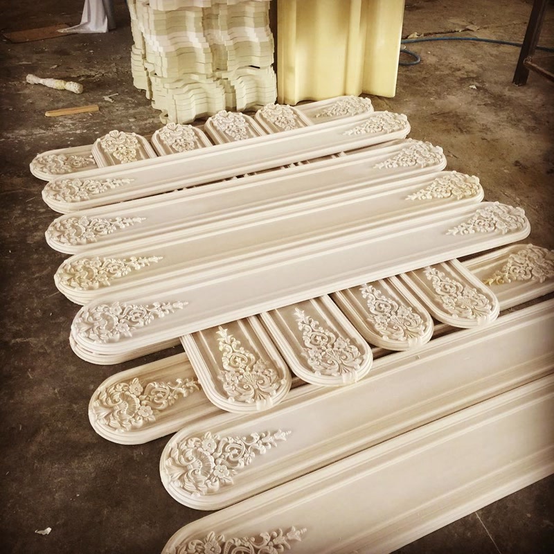 Panouri decorative din poliuretan cu medalion floral sculptat