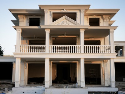Neoklasik Villa Cephesinde Poliüretan Sütun ve Taç Kombinasyonu