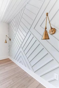 Geometrik Polure Duvar Çıtaları ile Dinamik Antre Tasarımı