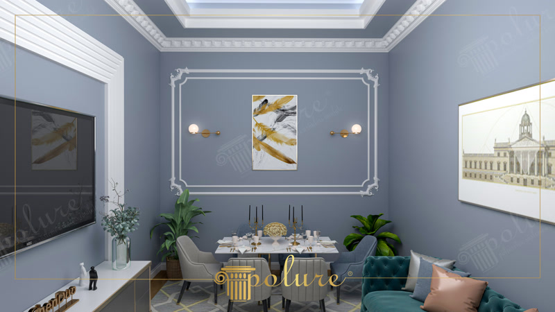 Sufragerie albastră cu ramă decorativă și cornișă ornamentată