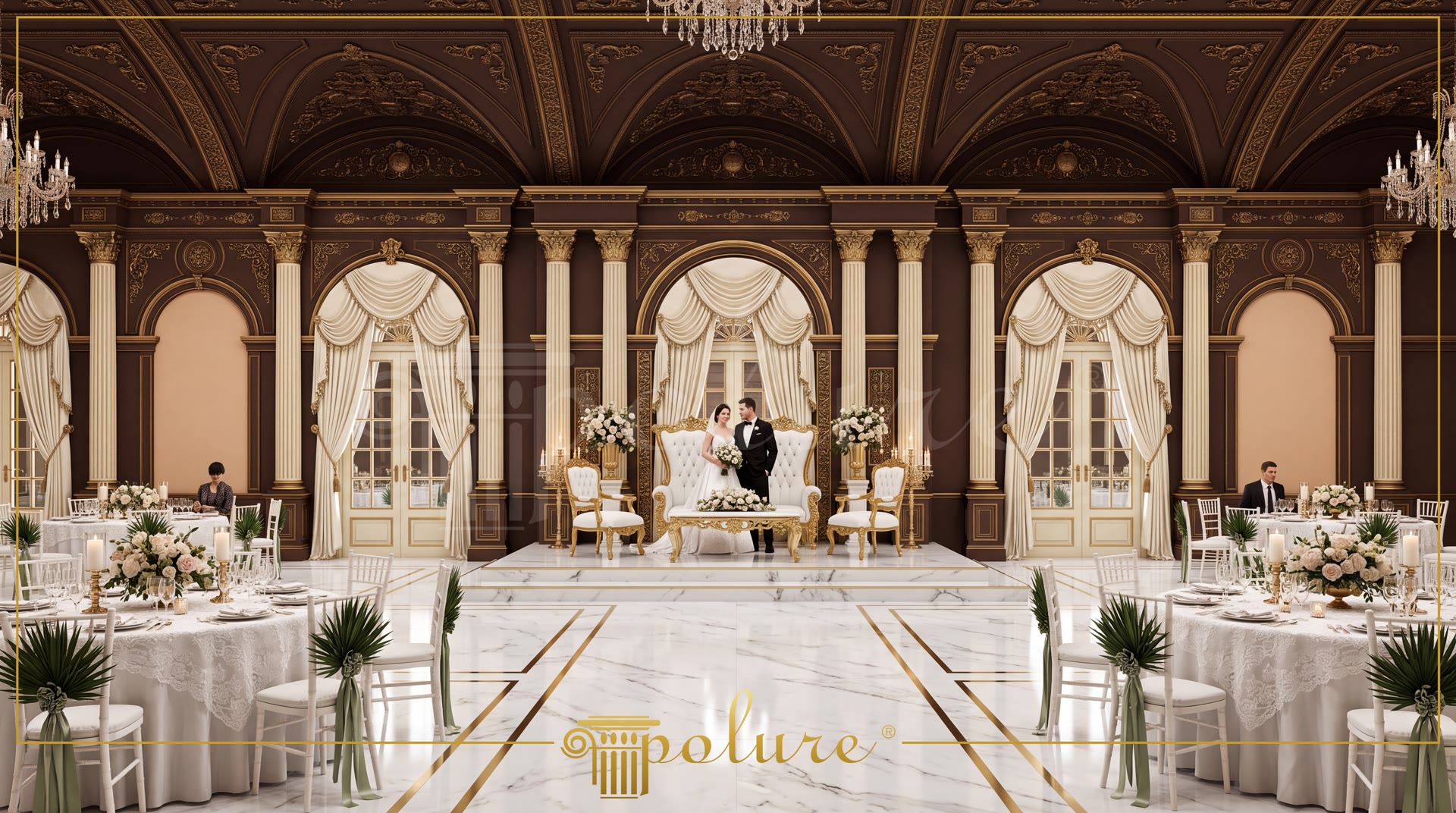 Decor din poliuretan într-o sală de nunți clasică cu coloane albe, arcade aurite și tavan boltit ornamental.