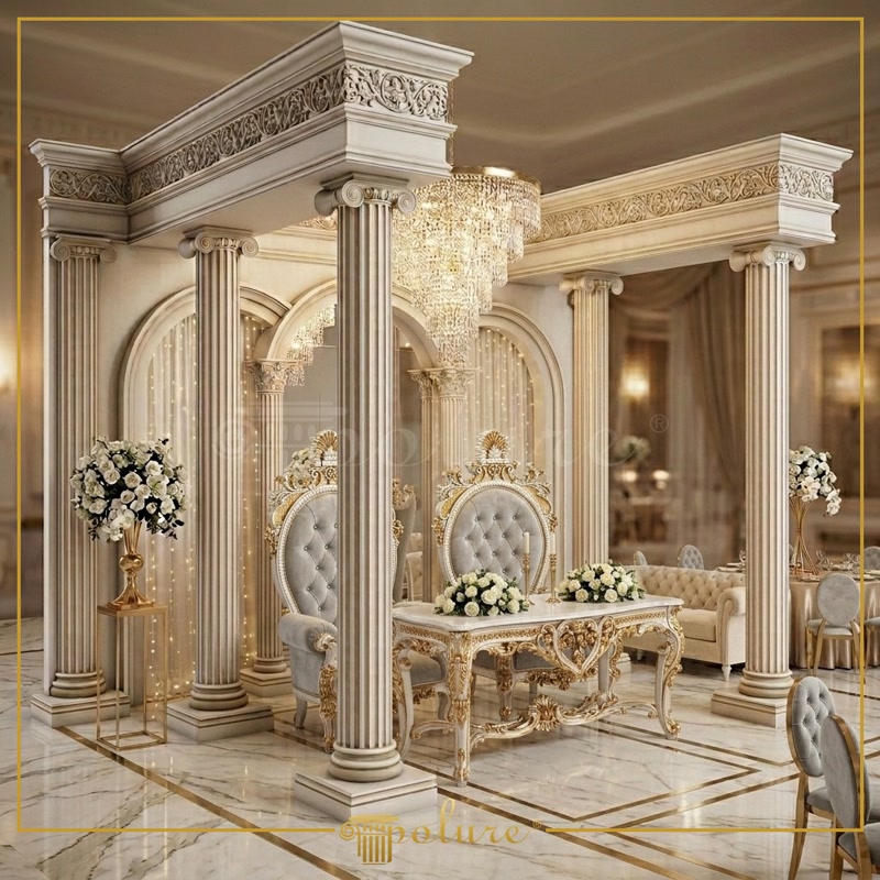Scenă de nuntă cu coloane ionice canelate, friză sculptată și masă a mirilor aurie