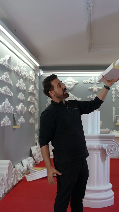 Detaliu al canalului interior destinat mascării benzii LED