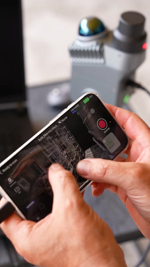 Scanare digitală de precizie a unei piese folosind un dispozitiv portabil