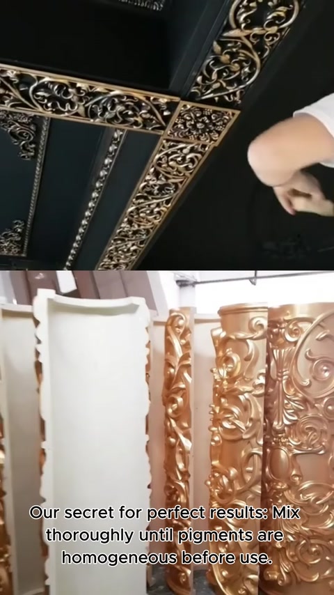 Ornamente aurii și arămii pregătite vertical în atelier