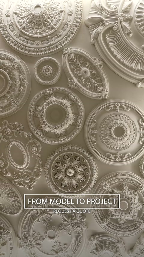 Panou vertical cu numeroase rozete decorative dispuse într-o colecție.