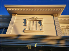 Polyurethane Elegance on Classic Facades with the Touch of Light
